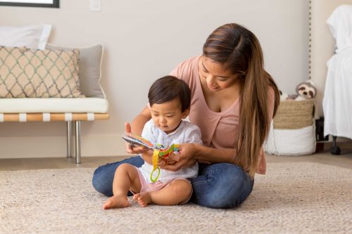 INFANTINO Навісна книга з прорізувачем Тварини