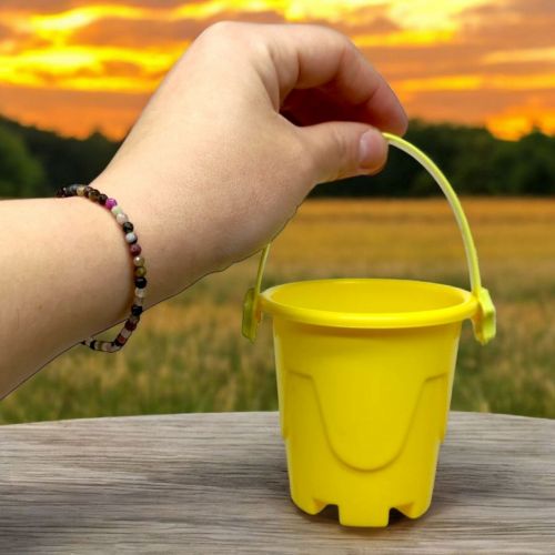 Пісочний набір (відерце, лопатка, 3 формочки для піску)