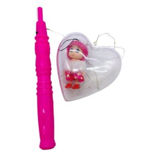 Світяшка "Сердце з лялькою-брелоком" (МАЛИНОВА) на паличці